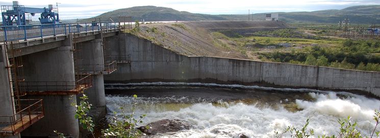 Водосброс рядом с ГЭС-2